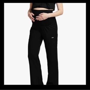 Grey’s Anatomy Maternity Active Style Scrub Pants in Black